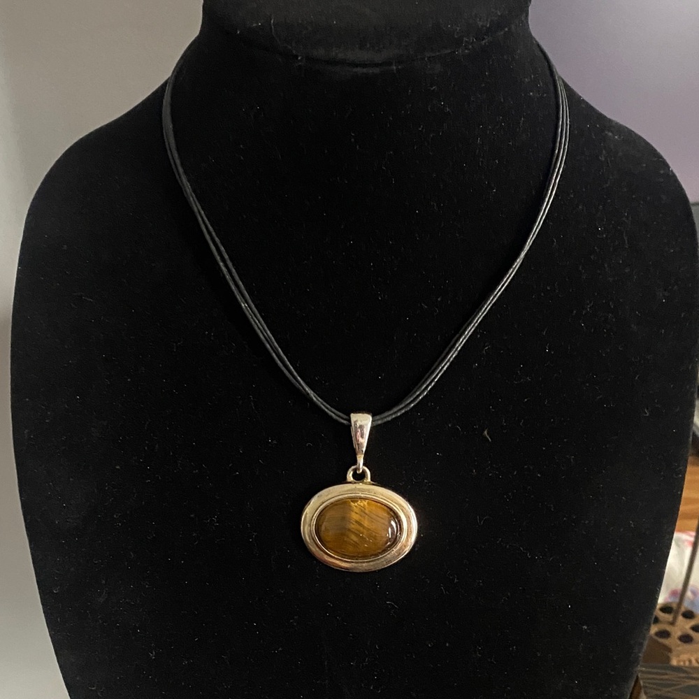 Chico's Black and Gold Pendant Necklace